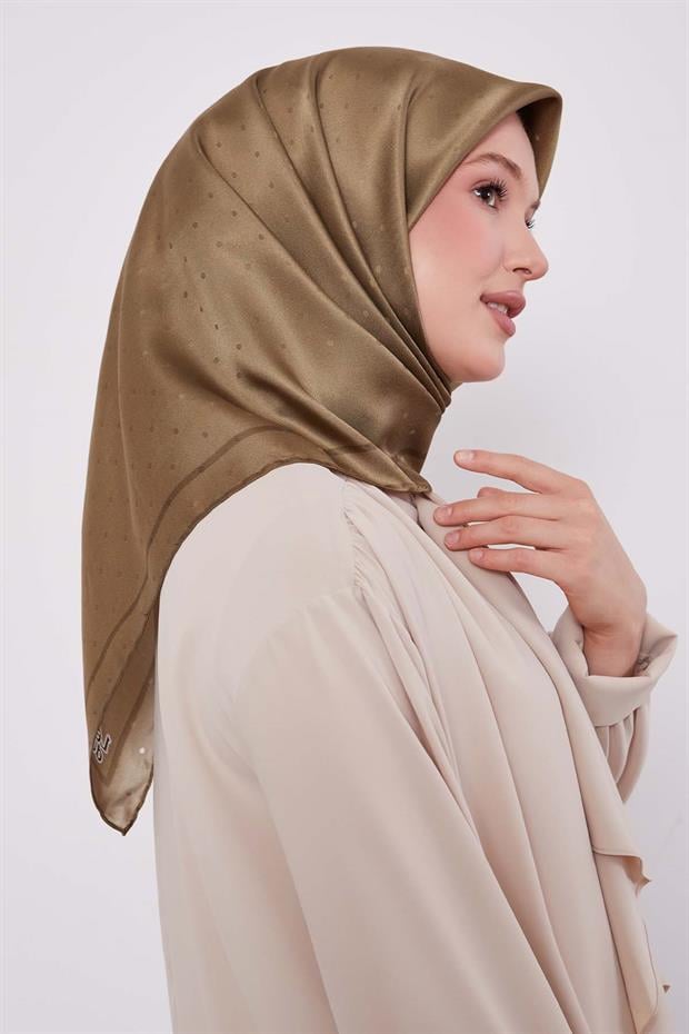 Haki Benek Desen Monogram İpek Eşarp