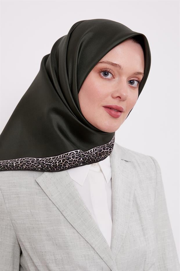Haki Şerit Leopar Desen Twill İpek Eşarp