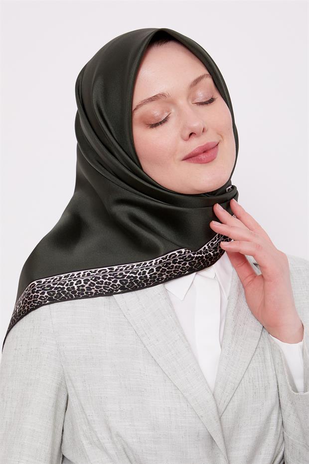 Haki Şerit Leopar Desen Twill İpek Eşarp