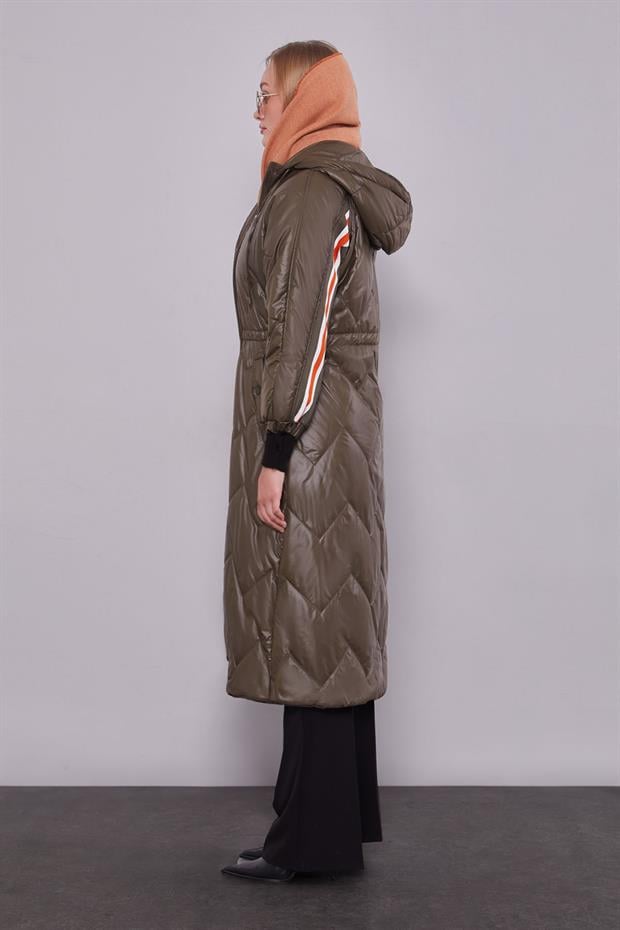 Haki Şerit Kol Detaylı Şişme Mont