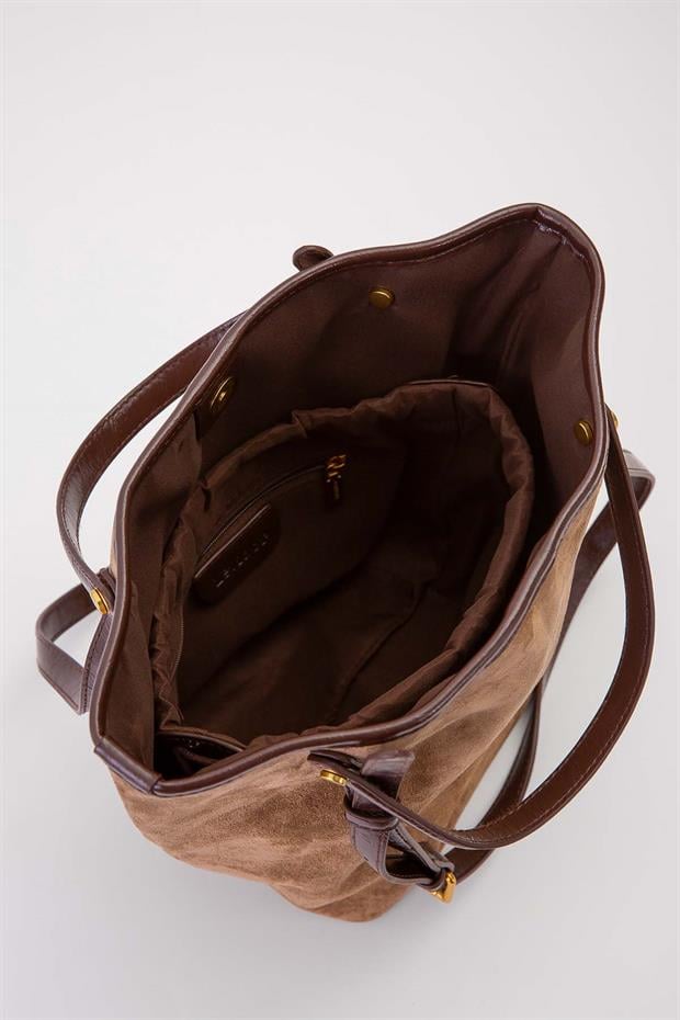 Haki Üçgen Form El Çantası