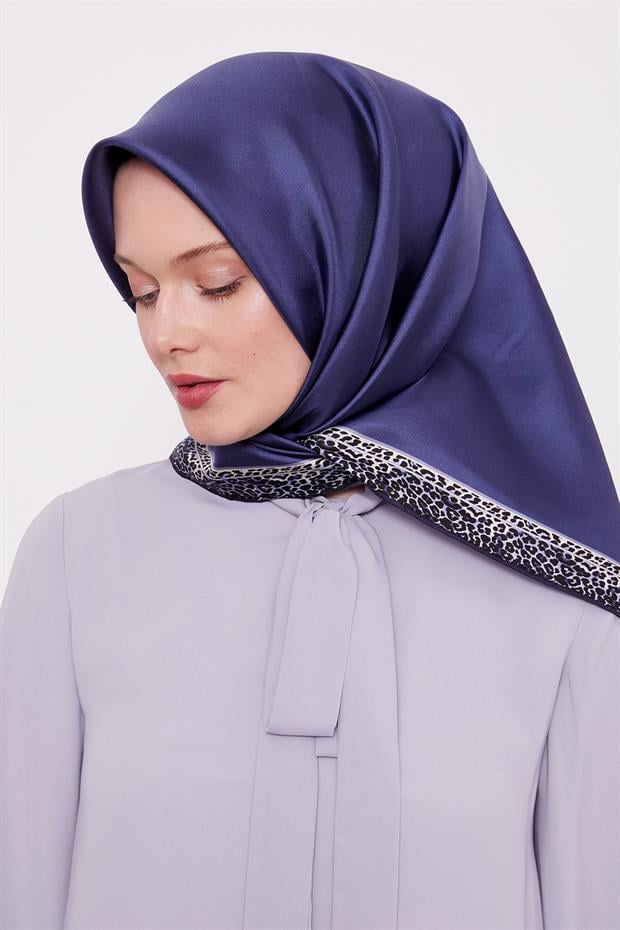 İndigo Şerit Leopar Desen Twill İpek Eşarp