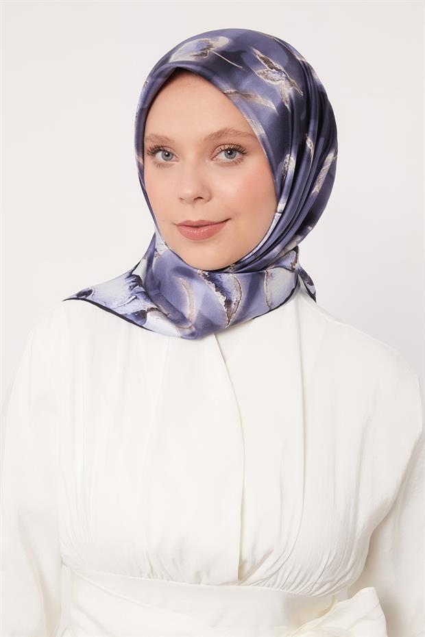 İndigo Lotus Çiçek Twill İpek Eşarp