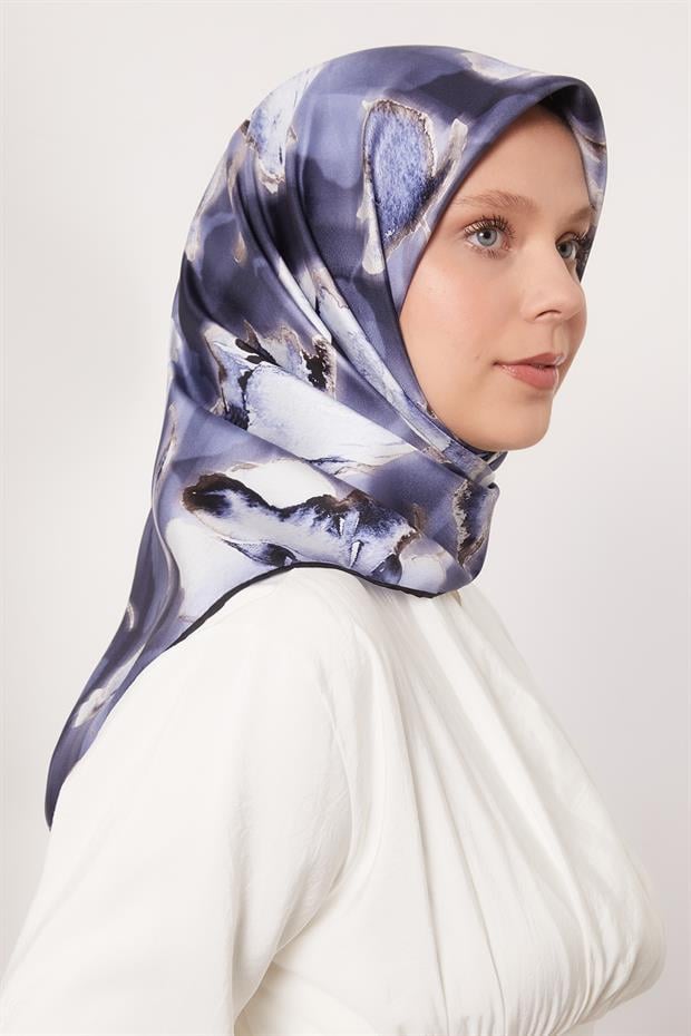 İndigo Lotus Çiçek Twill İpek Eşarp