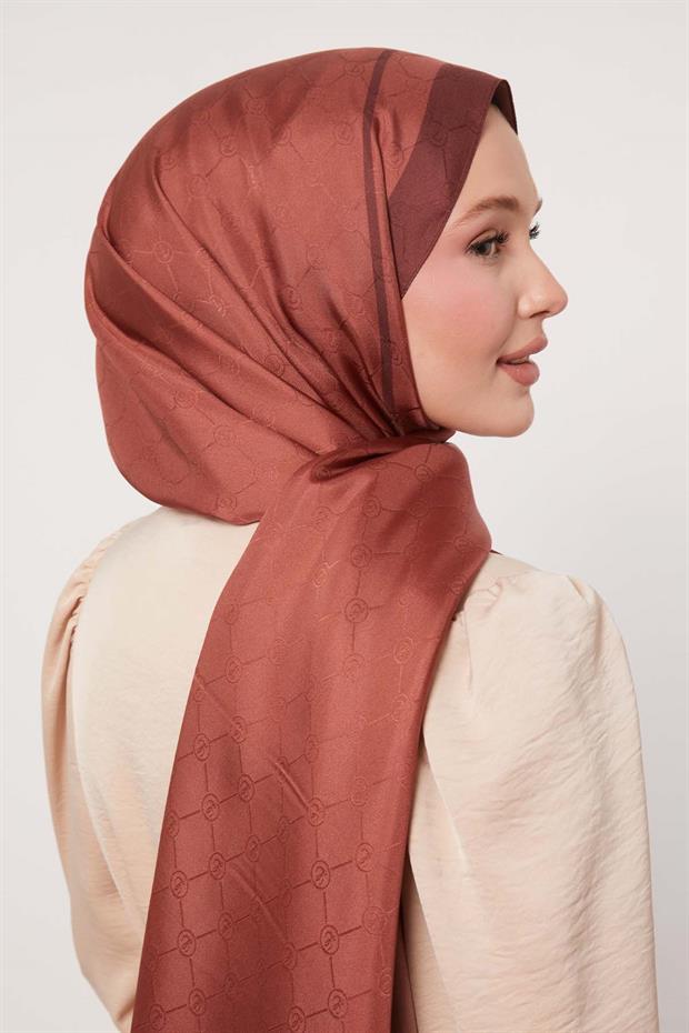 K.Bordo Şerit Detay Monogram İpek Şal