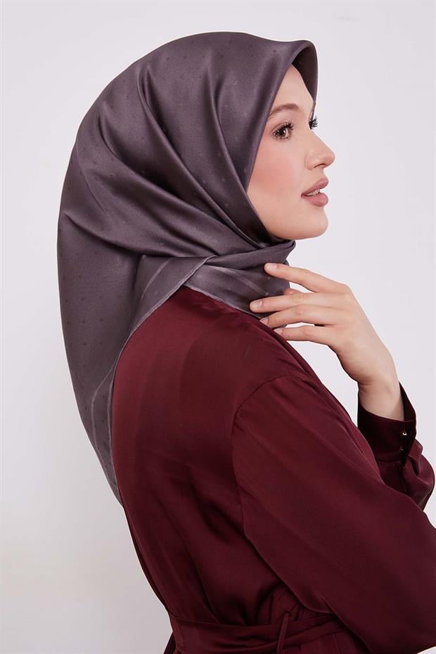 Koyu Vizon Benek Desen Monogram İpek Eşarp