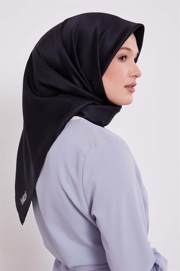 Koyu Lacivert Benek Desen Monogram İpek Eşarp