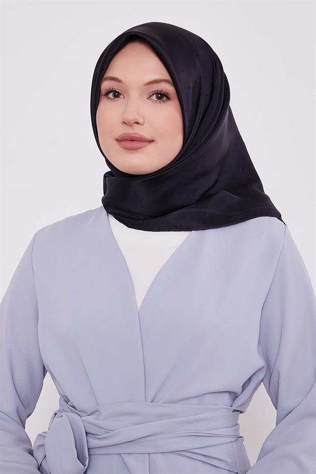 Koyu Lacivert Benek Desen Monogram İpek Eşarp