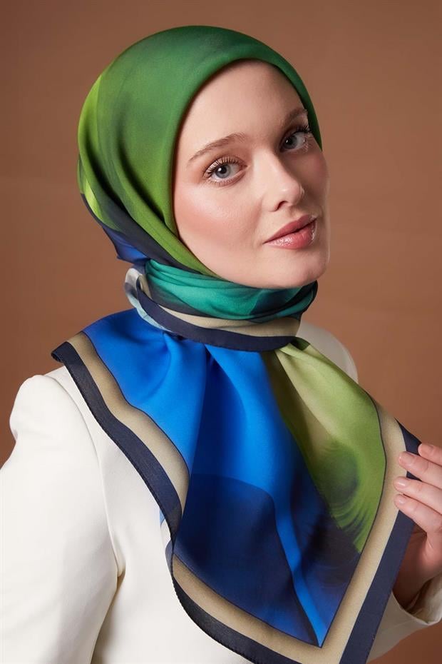 Koyu Lacivert Parçalı Desen Aura Eşarp