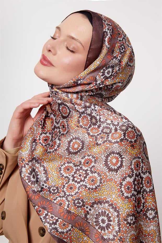 Koyu Kahve Batik Desen Hint İpeği Şal