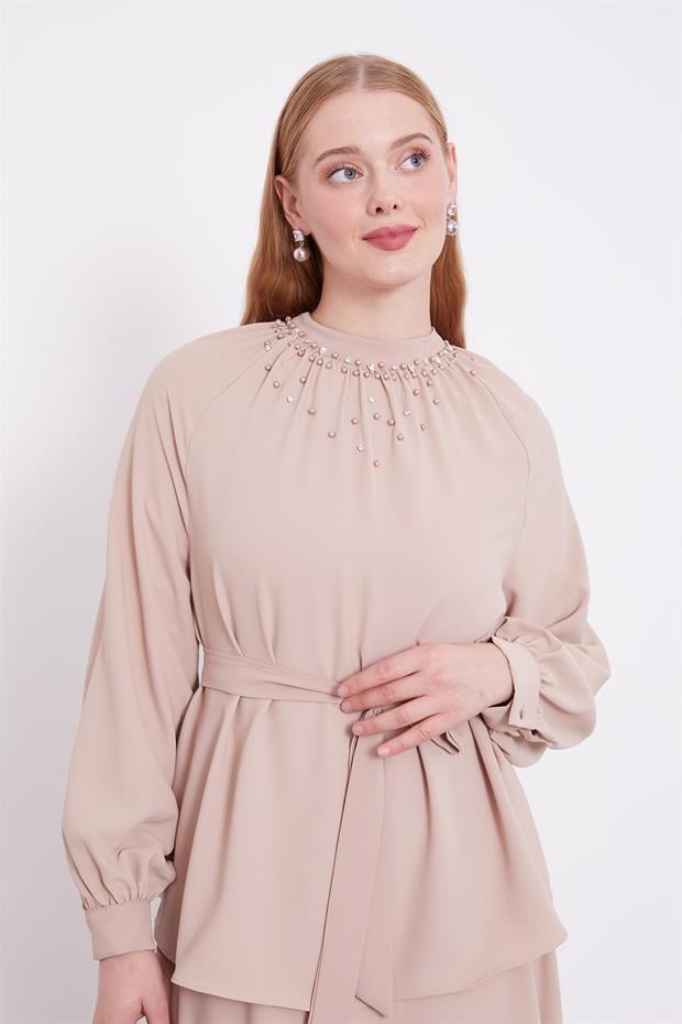 Koyu Bej İnci Yaka Detay Etek Takım