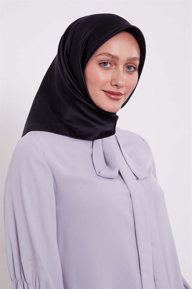 Koyu Lacivert Petek Desen Monogram İpek Eşarp