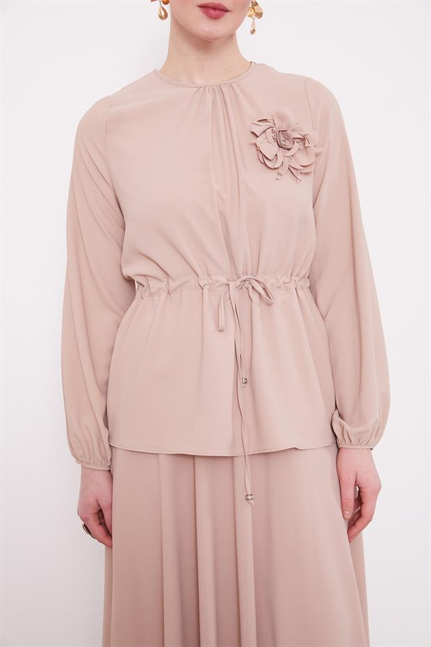 Koyu Bej Yaka Gül Detaylı Etek Takım