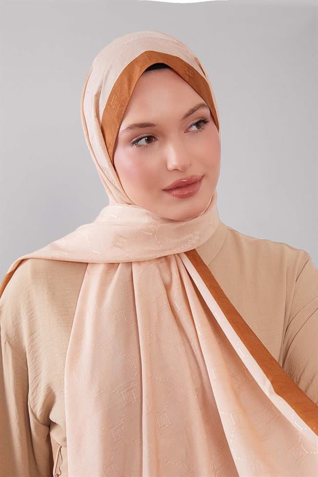Koyu Bej Petek İşlemeli Monogram Şal