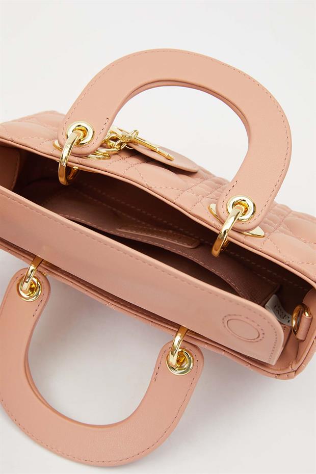 Koyu Pembe Zincir Askı Aksesuarlı El Çantası