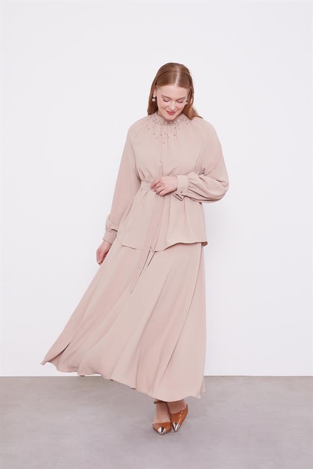 Koyu Bej İnci Yaka Detay Etek Takım