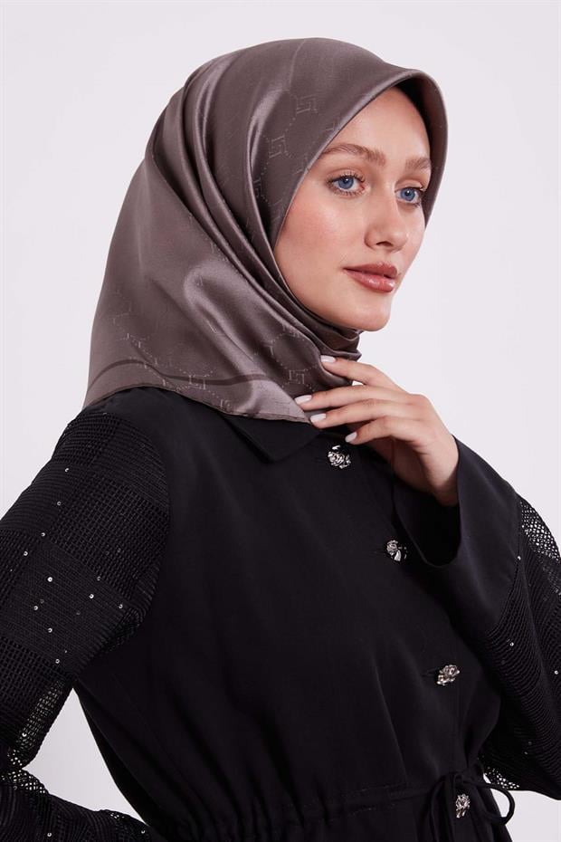 Koyu Kahve Petek Desen Monogram İpek Eşarp