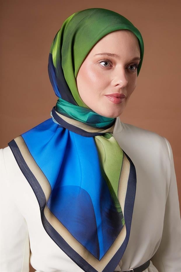 Koyu Lacivert Parçalı Desen Aura Eşarp