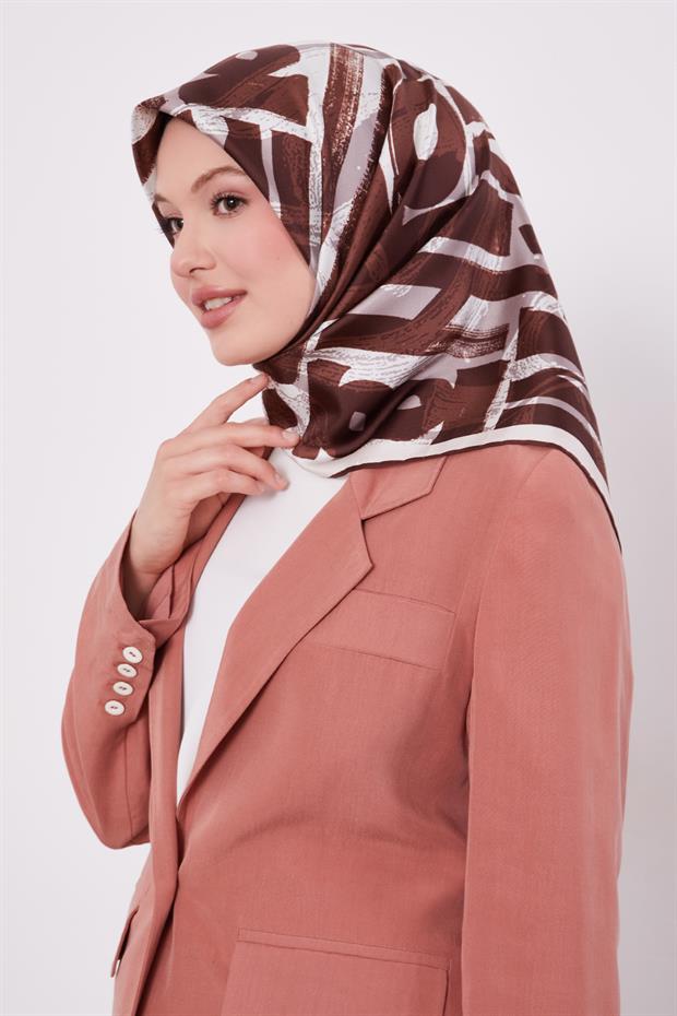 Koyu Kahve Harf Baskılı Twill İpek Eşarp