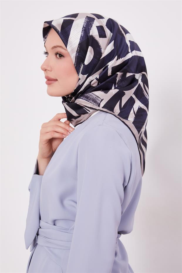 Koyu Lacivert Harf Baskılı Twill İpek Eşarp