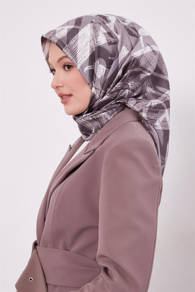 Koyu Gri Harf Baskılı Twill İpek Eşarp