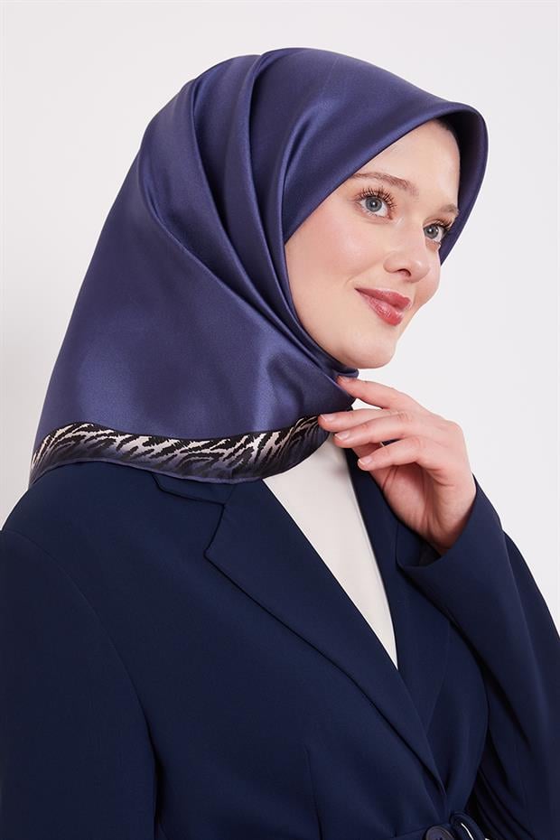 Koyu Lacivert Kenar Leopar Desen Twill İpek Eşarp
