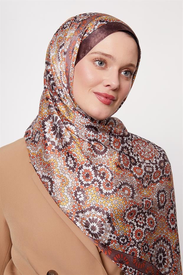 Koyu Kahve Batik Desen Hint İpeği Şal