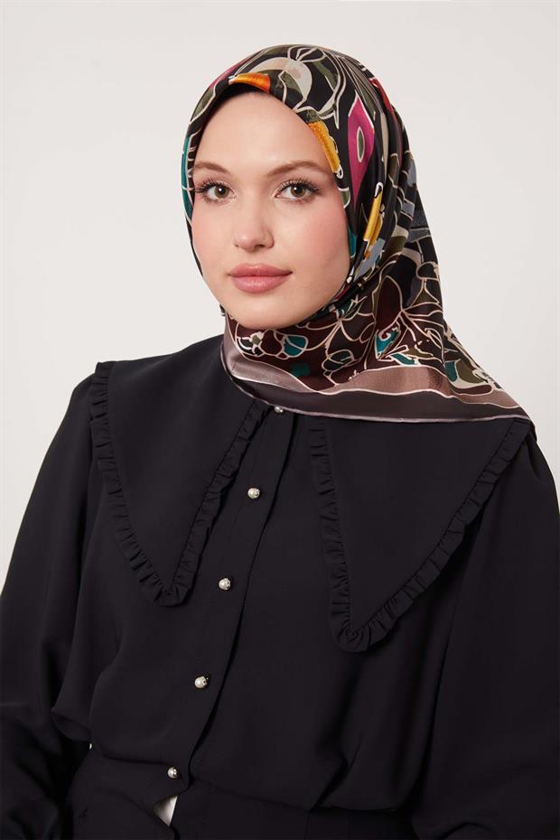 Koyu Vizon Karışık Çiçek Desen Twill İpek Eşarp