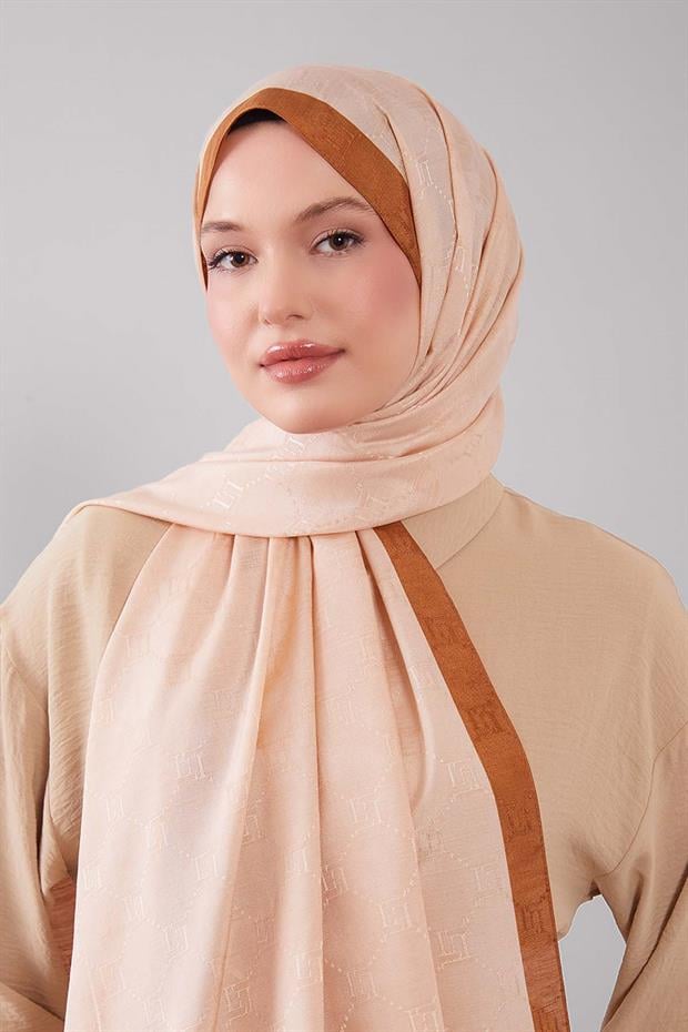 Koyu Bej Petek İşlemeli Monogram Şal