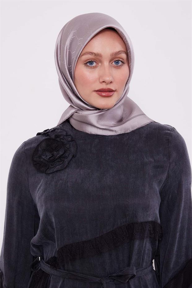 Koyu Lila Petek Desen Monogram İpek Eşarp