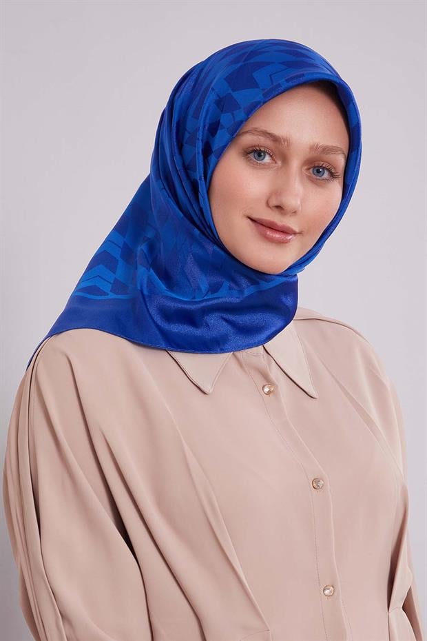 Koyu Lacivert Baklava Desen Kristal Jakar Eşarp