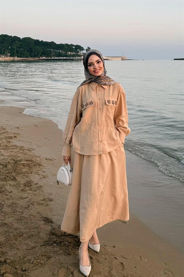 Koyu Bej Cep Boncuk Papatya Detaylı Etek Takım