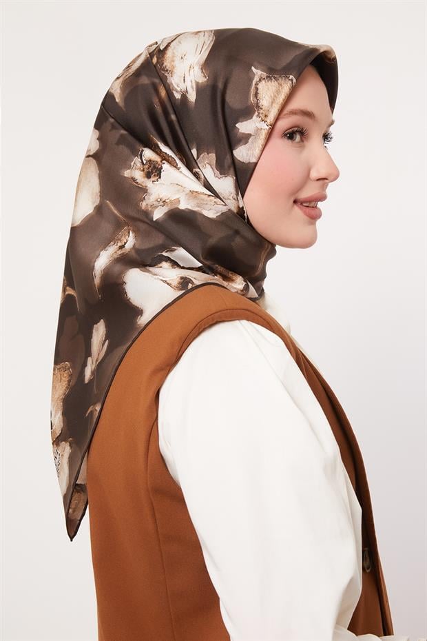 Koyu Kahve Lotus Çiçek Twill İpek Eşarp