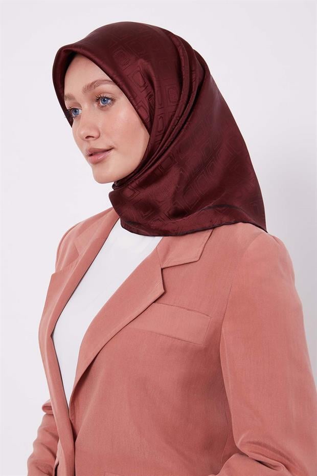 Koyu Bordo Baklava Desen Monogram İpek Eşarp
