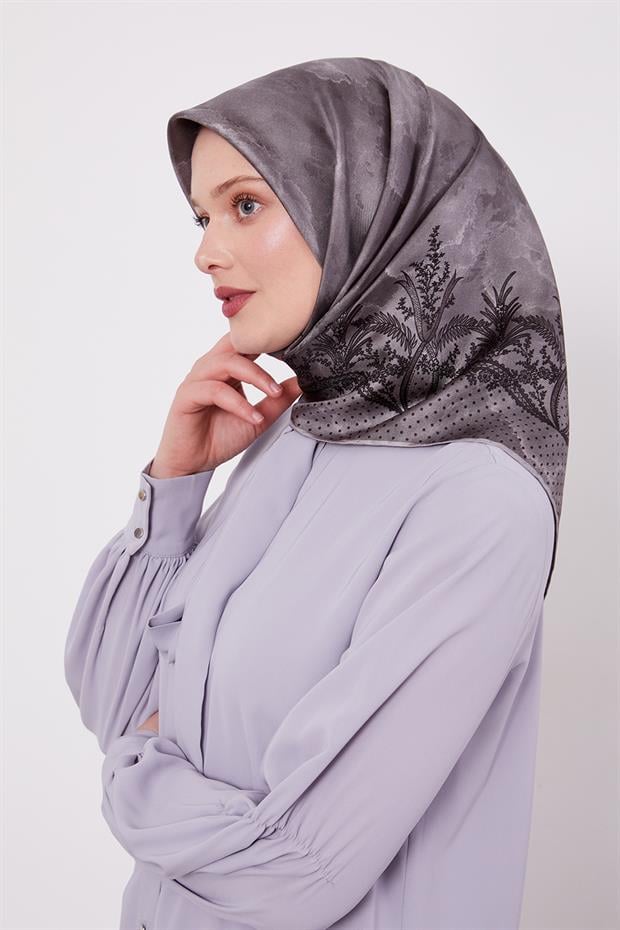 Koyu Gri Kenar Benekli Twill İpek Eşarp