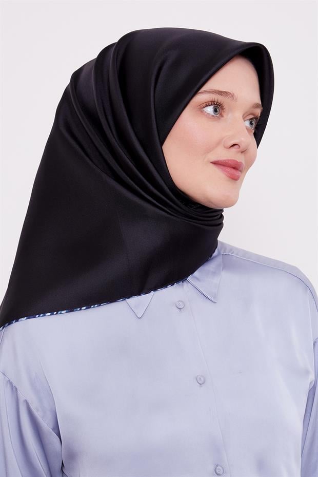 Koyu Lacivert Benekli Twill İpek Eşarp