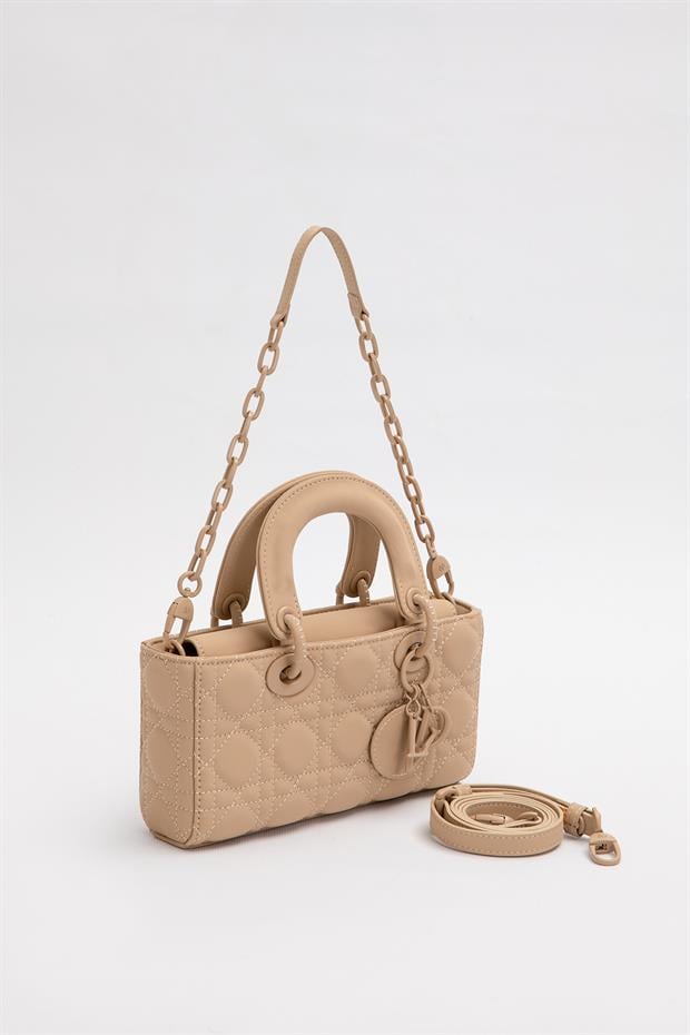 Kahve Zincir Aksesuarlı Kapitone El Çantası