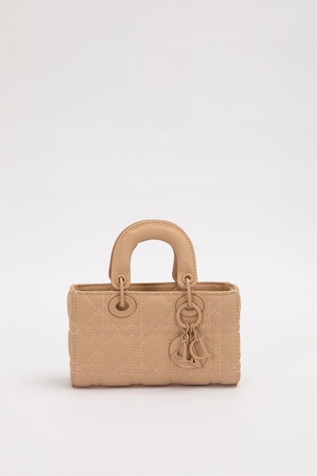 Kahve Aksesuarlı Kapitone El Çantası