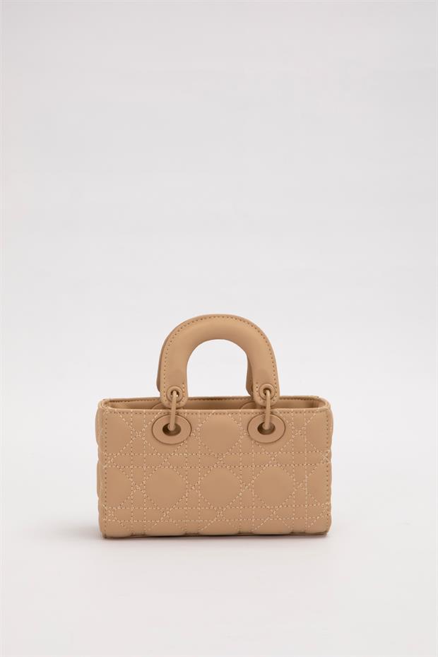 Kahve Aksesuarlı Kapitone El Çantası