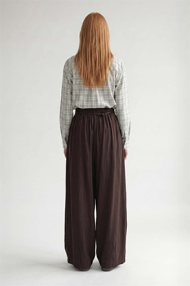 Kahve Boncuk Kemerli Pile Detay Pantolon