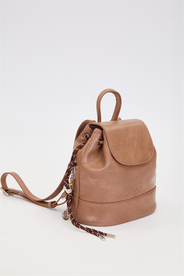 Kahve Charm Aksesuar Detaylı Sırt Çantası