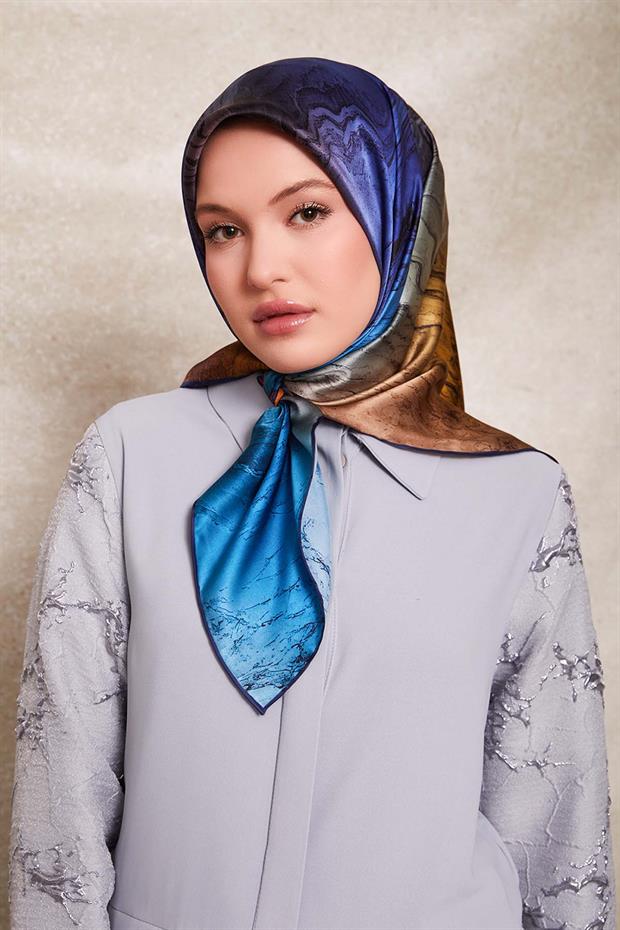 Kahve - Gold Karmaşık Desen Twill İpek Eşarp