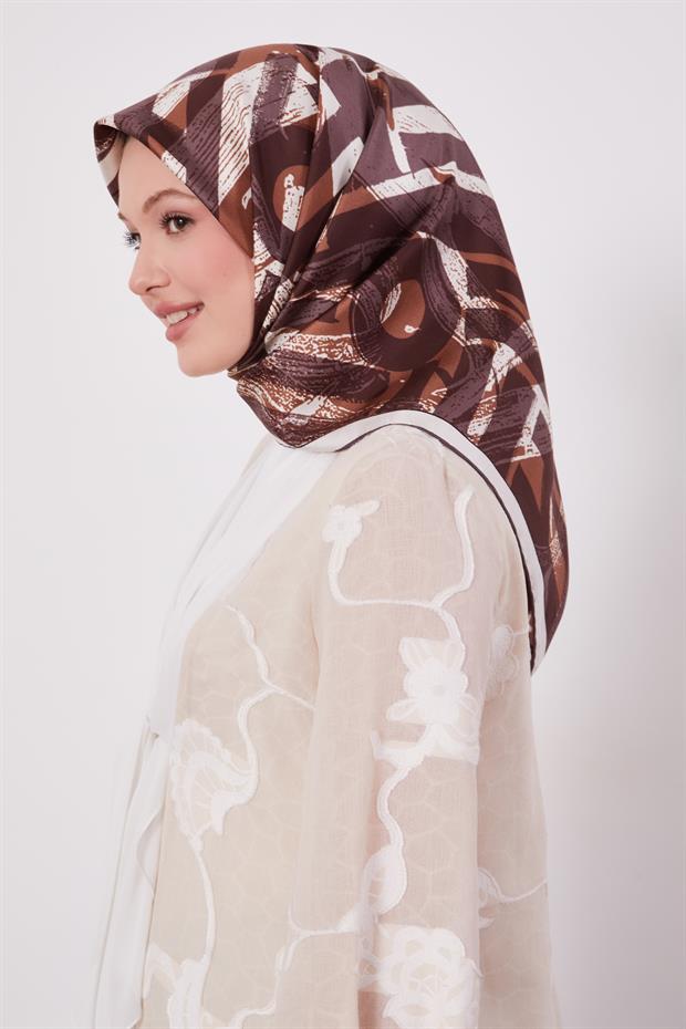 Kahve Harf Baskılı Twill İpek Eşarp