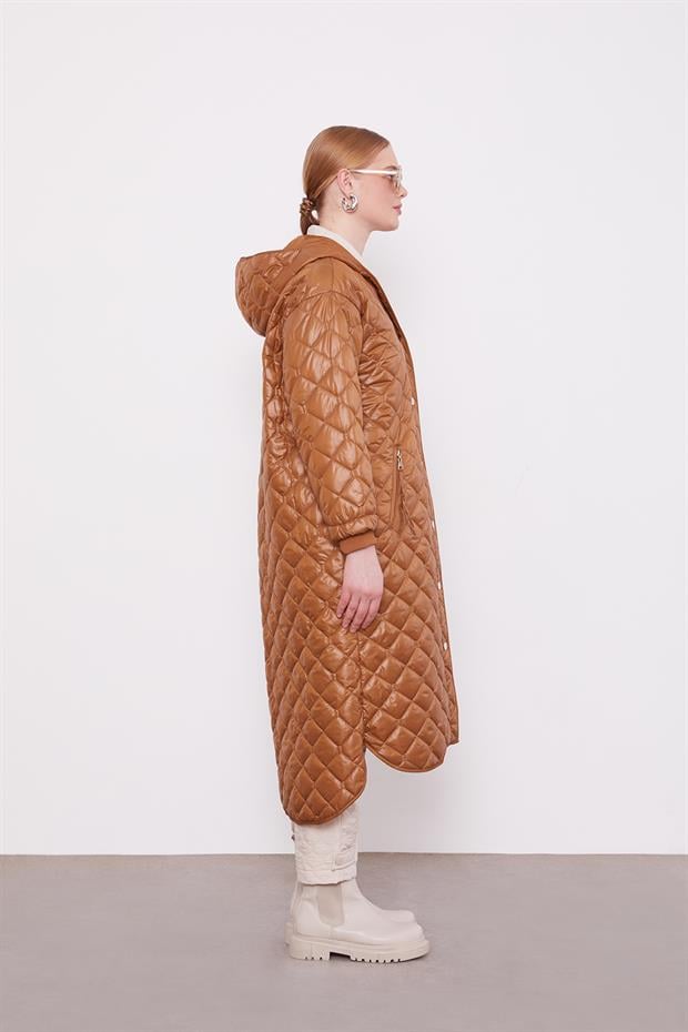 Kahve Parlak Kapitone Çıtçıtlı Mont