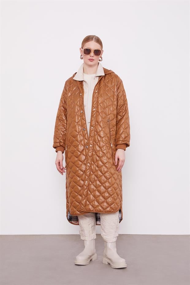 Kahve Parlak Kapitone Çıtçıtlı Mont