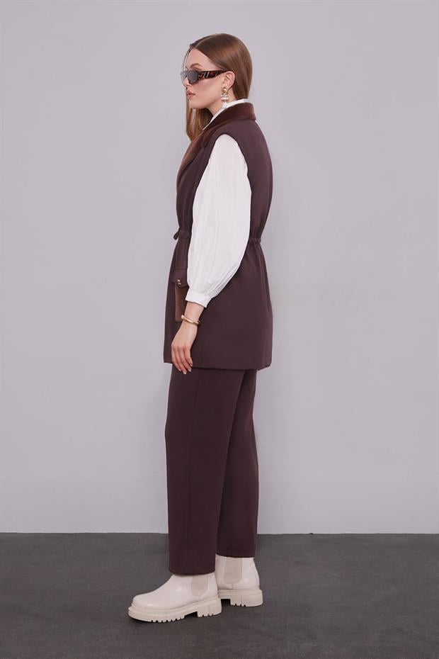 Kahve Kürk Yaka Detaylı Yelek Takım