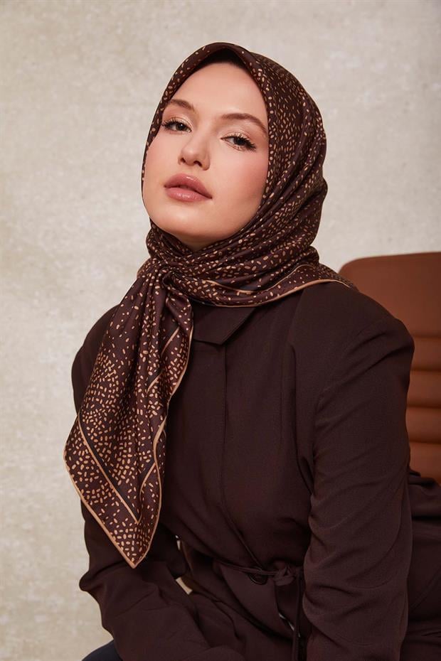 Kahve Noktalı Daireler Bask. Twill İpek Eşarp