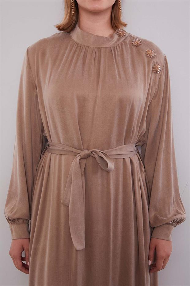Kahve Omuz Taş Çiçek Detaylı Cupra Elbise