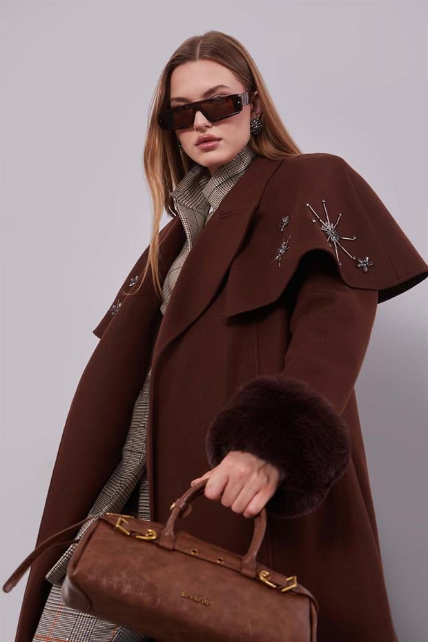 Kahve Pelerin Detaylı Kaban