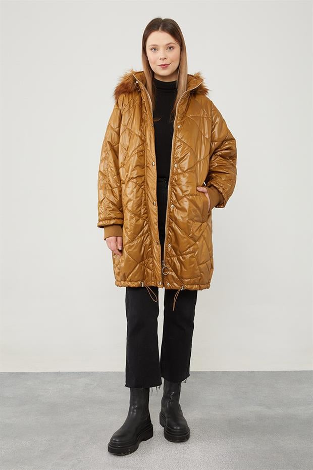 Kahve Tüy Detaylı Kapitone Mont